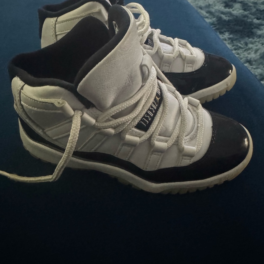 Jordan retro 11 gratitude defining moments size 12c